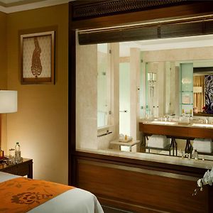 Deluxe Pool View Room